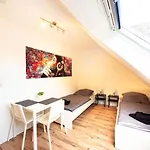 Have-a-nice-stay - - Monteursunterkunft - Einzelbetten - Gute Anbindung - Bettwaesche Trappenkamp