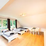 Have-a-nice-stay - - Monteursunterkunft - Einzelbetten - Gute Anbindung - Bettwaesche Trappenkamp
