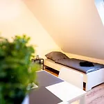 Have-a-nice-stay - - Monteursunterkunft - Einzelbetten - Gute Anbindung - Bettwaesche Appartamento