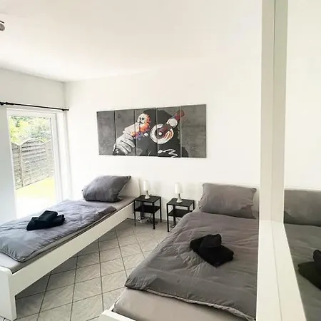 Have-a-nice-stay - - Monteursunterkunft - Einzelbetten - Gute Anbindung - Bettwaesche *