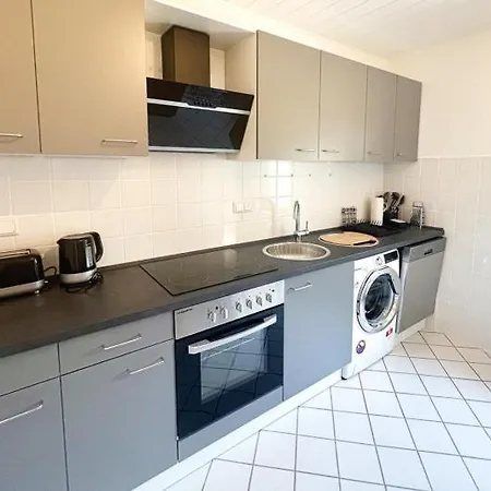 Have-a-nice-stay - - Monteursunterkunft - Einzelbetten - Gute Anbindung - Bettwaesche Daire