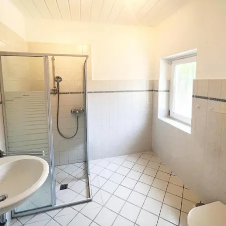 Have-a-nice-stay - - Monteursunterkunft - Einzelbetten - Gute Anbindung - Bettwaesche Lägenhet