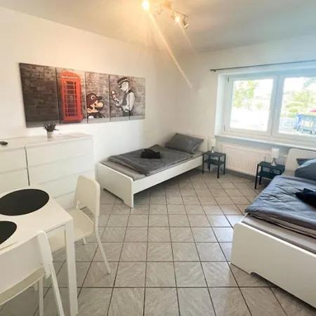 Have-a-nice-stay - - Monteursunterkunft - Einzelbetten - Gute Anbindung - Bettwaesche