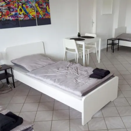 Have-a-nice-stay - - Monteursunterkunft - Einzelbetten - Gute Anbindung - Bettwaesche * Trappenkamp