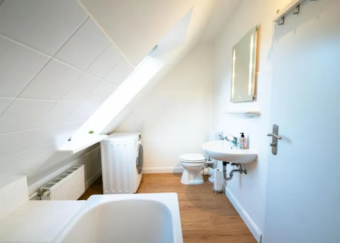 Have-a-nice-stay - - Monteursunterkunft - Einzelbetten - Gute Anbindung - Bettwaesche Lägenhet