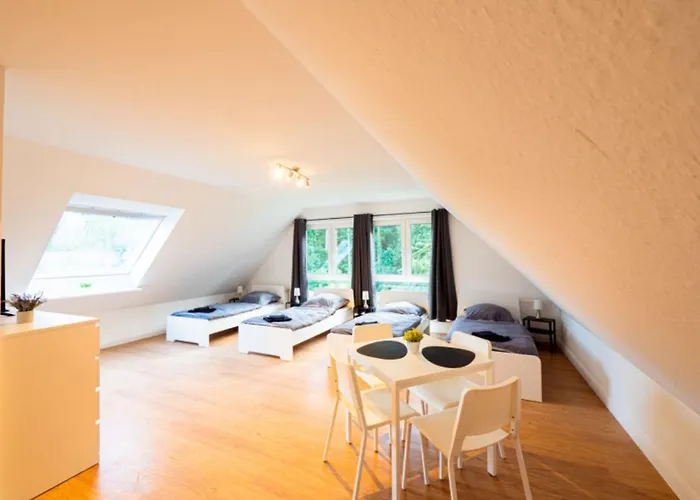 Have-a-nice-stay - - Monteursunterkunft - Einzelbetten - Gute Anbindung - Bettwaesche Lägenhet
