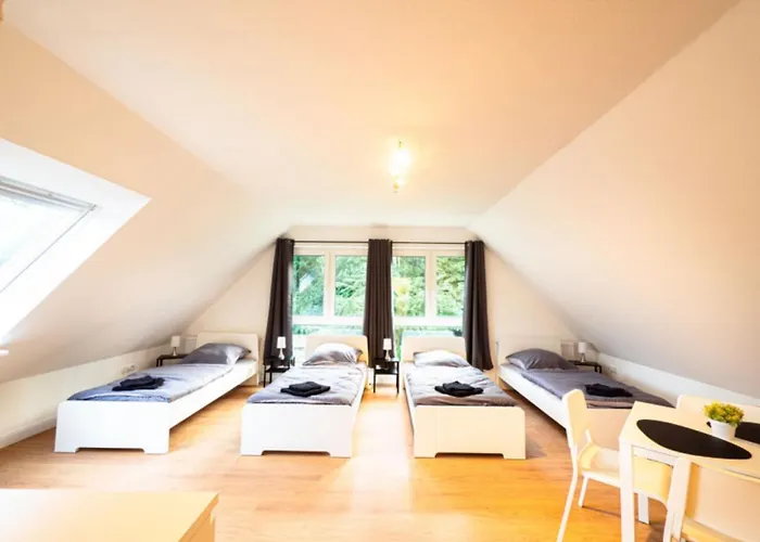 Have-a-nice-stay - - Monteursunterkunft - Einzelbetten - Gute Anbindung - Bettwaesche Lägenhet