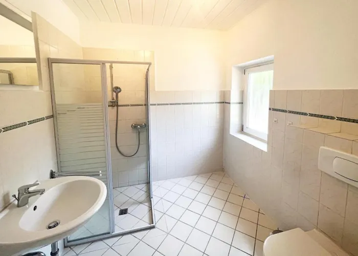 Have-a-nice-stay - - Monteursunterkunft - Einzelbetten - Gute Anbindung - Bettwaesche Lägenhet