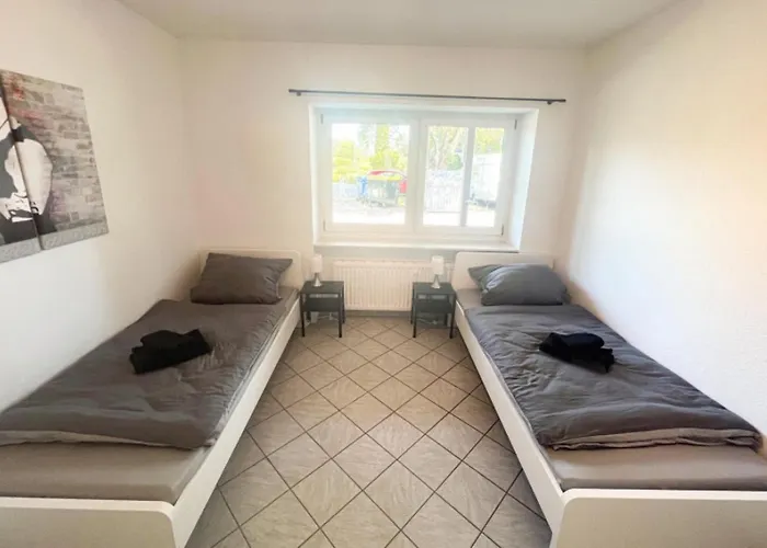 Have-a-nice-stay - - Monteursunterkunft - Einzelbetten - Gute Anbindung - Bettwaesche Lägenhet