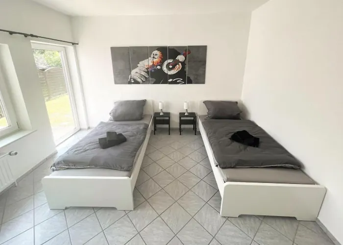 Have-a-nice-stay - - Monteursunterkunft - Einzelbetten - Gute Anbindung - Bettwaesche *